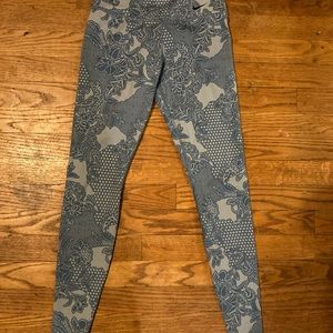 Nike blue floral designed leggings